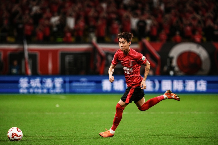 开云体育下载-马德兴:韦世豪伤缺中乌战,高准翼、吴少聪才伤愈